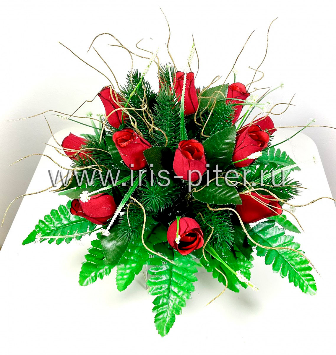 Полянка с розой бутон