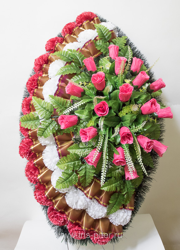 Венок средний с гвоздикой и розой